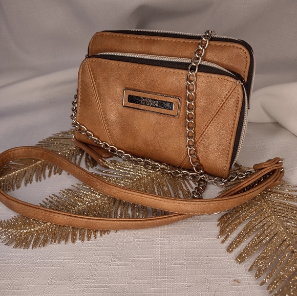 Kenneth Cole reaction mini crossbody purse - Picture 2 of 8